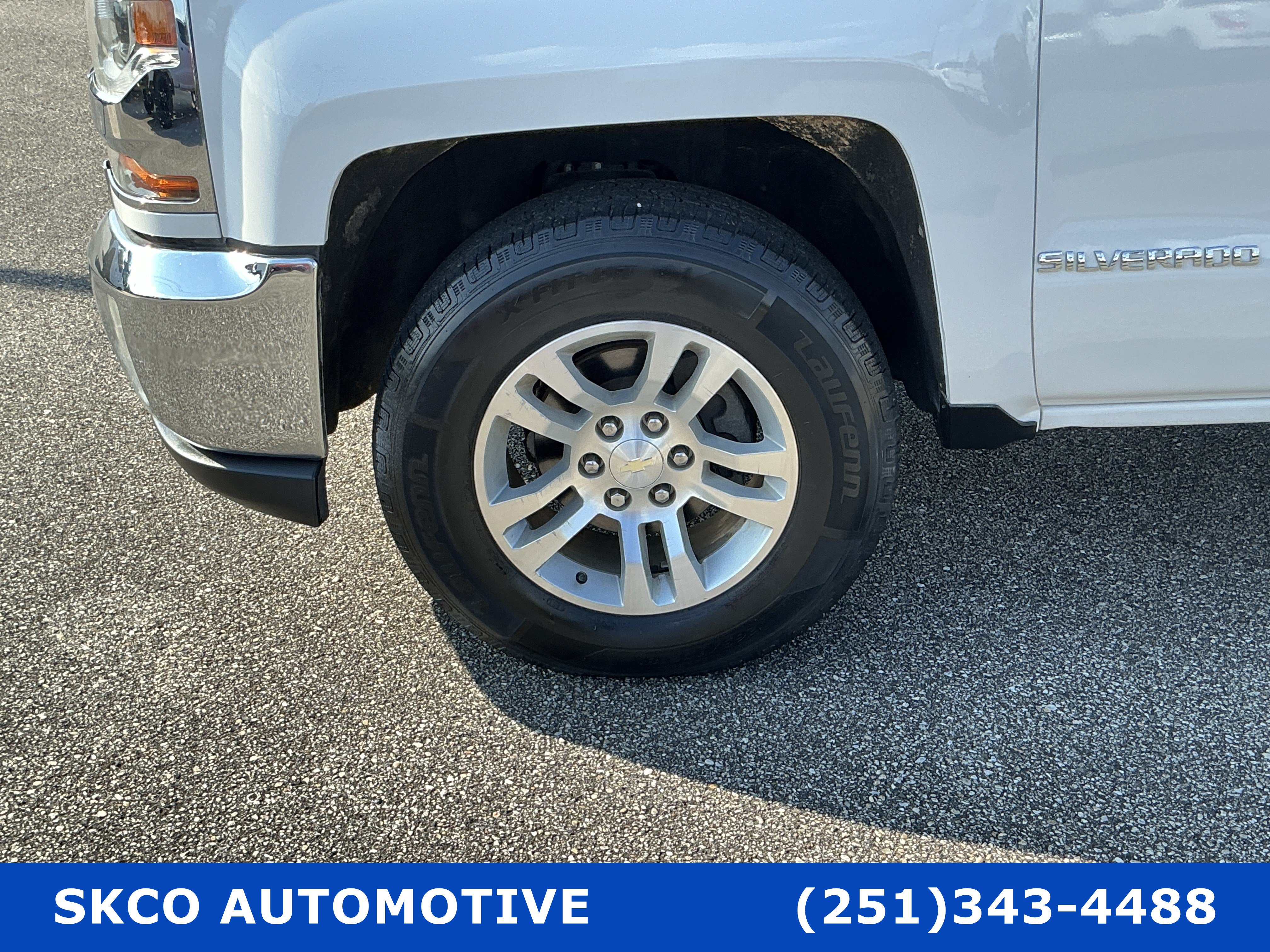 Used 2019 Chevrolet Silverado 1500 LT w/ Texas Edition RWD image 9