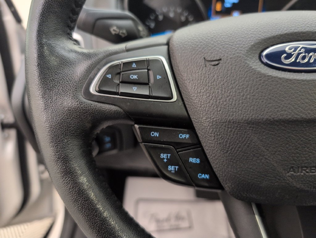 Used 2017 Ford Focus Titanium FWD image 33