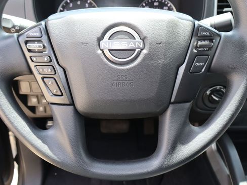 Used 2024 Nissan Frontier SV AWD/4WD image 11