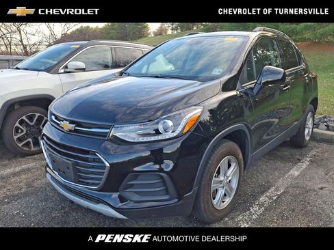 Certified 2022 Chevrolet Trax LT w/ LT Convenience Package image 1