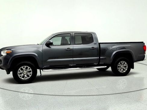 Used 2019 Toyota Tacoma SR5 AWD/4WD image 8