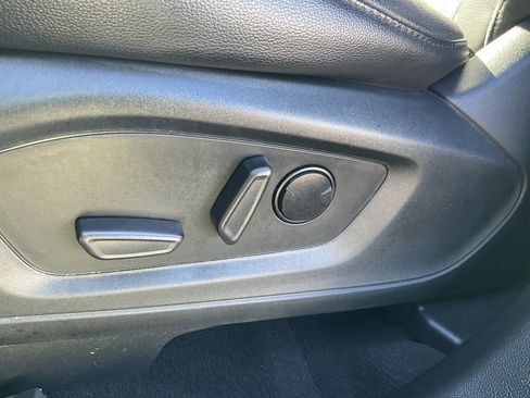 Used 2023 Ford Explorer Limited w/ Limited Technology Package image 20