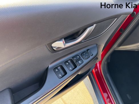 Used 2021 Hyundai Kona Limited w/ Cargo Package image 11