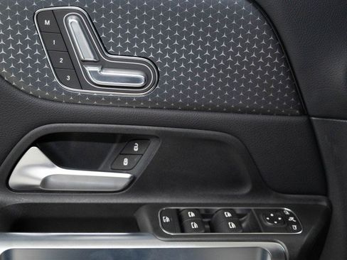 Used 2026 Mercedes-Benz GLB 250 image 18