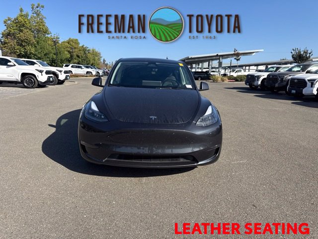 Used 2024 Tesla Model Y Long Range AWD/4WD image 2
