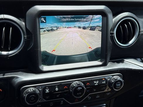 Used 2021 Jeep Gladiator Overland w/ Popular Equipment Package AWD/4WD image 27