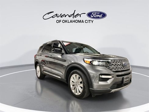 Used 2022 Ford Explorer Limited w/ Limited Technology Package image 2
