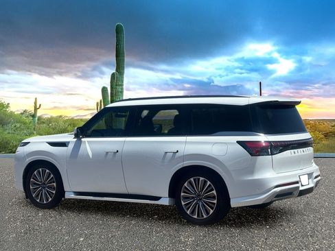 Certified 2025 INFINITI QX80 Luxe AWD/4WD image 4