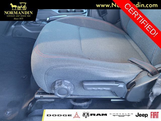 Certified 2025 Jeep Wrangler Unlimited Rubicon AWD/4WD image 17