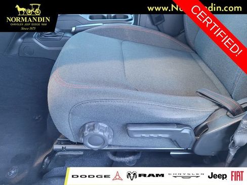 Certified 2025 Jeep Wrangler Unlimited Rubicon AWD/4WD image 17