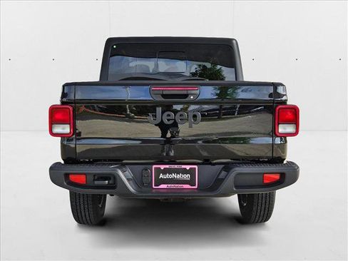 New 2025 Jeep Gladiator Sport image 8