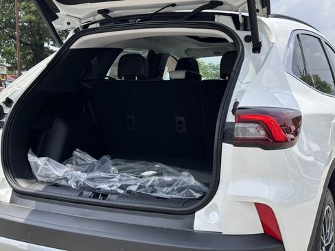 New 2025 Ford Escape SE w/ PHEV Premium Package image 9