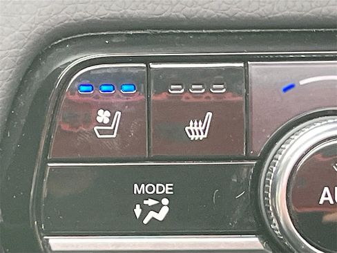 Used 2025 Honda Pilot Black Edition image 21