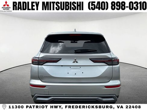 New 2026 Mitsubishi Outlander SE image 19