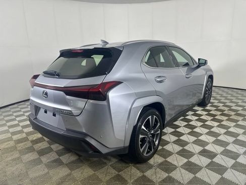 Used 2024 Lexus UX 250h AWD w/ Premium Package image 7