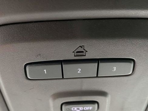 Used 2021 GMC Yukon Denali w/ Denali Premium Package image 39