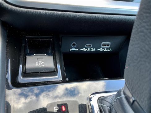 Used 2023 Subaru Outback Premium AWD/4WD image 19