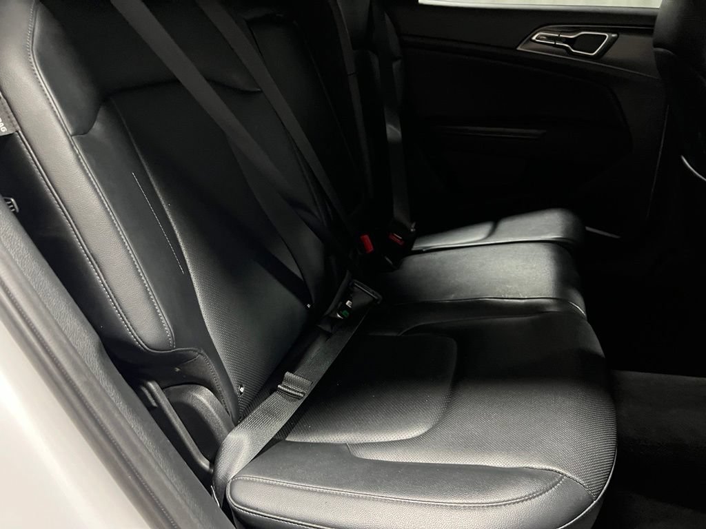 Used 2024 Kia Sportage EX FWD image 11