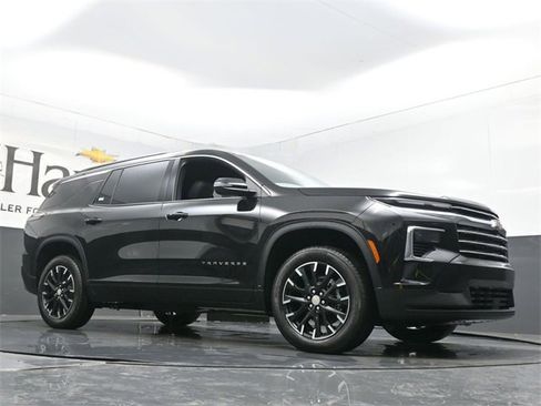 New 2026 Chevrolet Traverse LT image 2