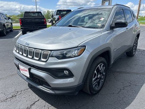 Used 2022 Jeep Compass Latitude AWD/4WD image 18