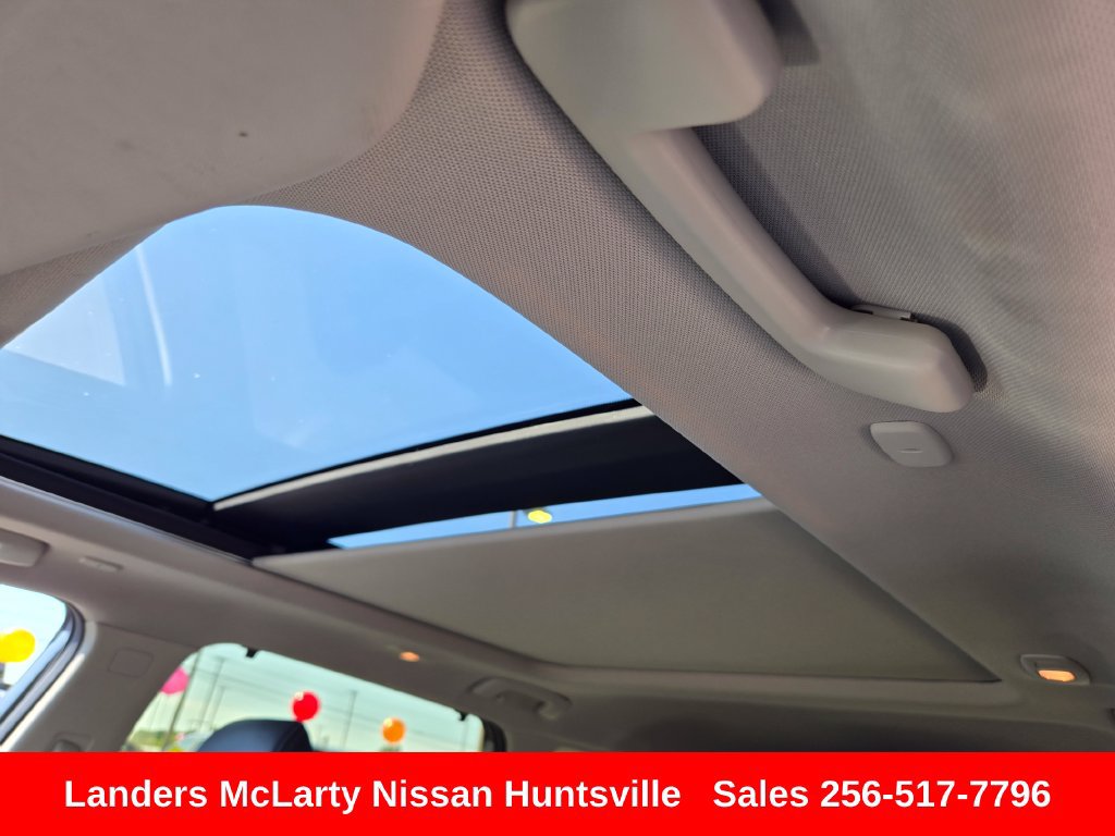Used 2025 Nissan Rogue SL w/ SL Premium Package AWD/4WD image 18