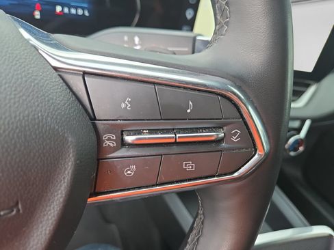 Used 2025 Chevrolet Equinox LT FWD image 31