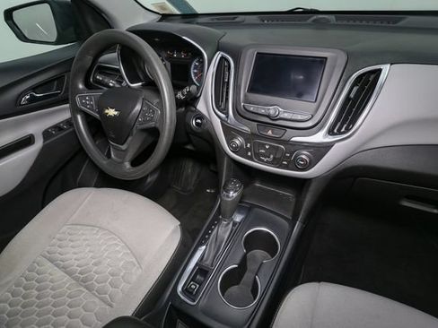 Used 2020 Chevrolet Equinox LS FWD image 16