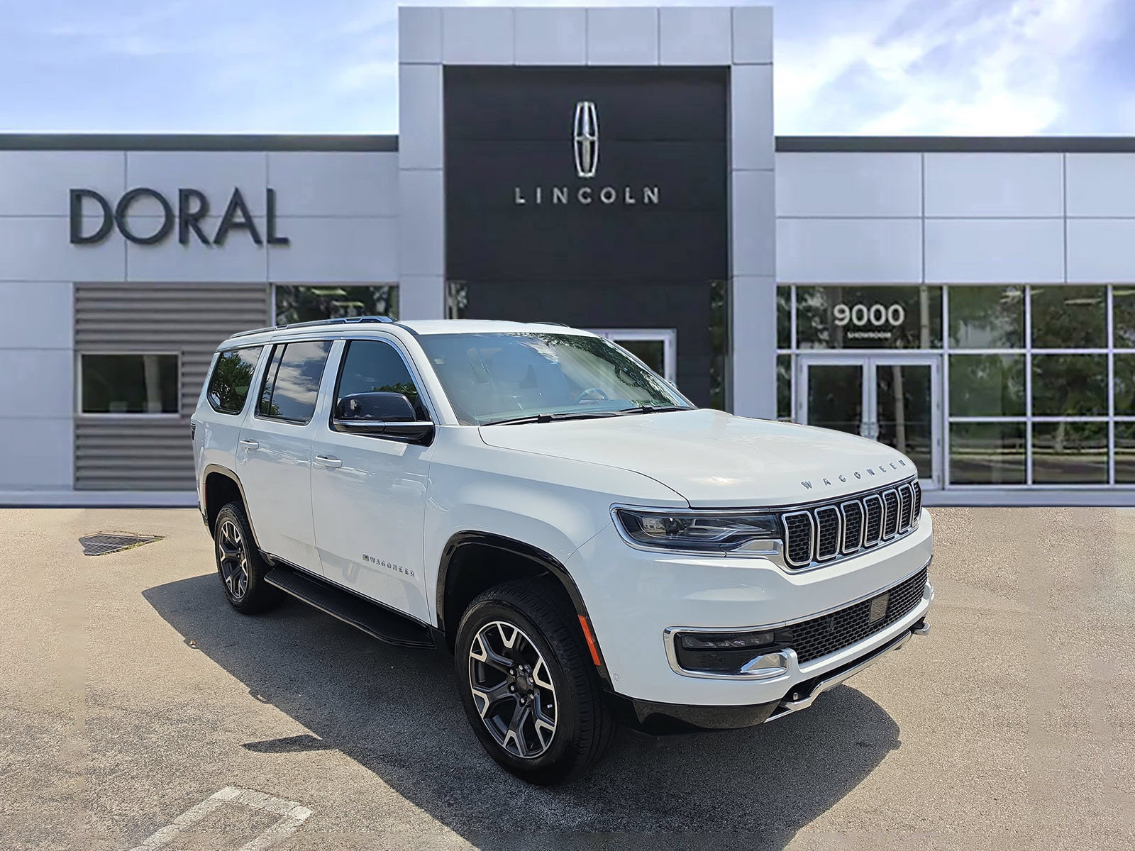 Used 2023 Jeep Wagoneer Series III w/ Preferred Equipment Group AWD/4WD image 1