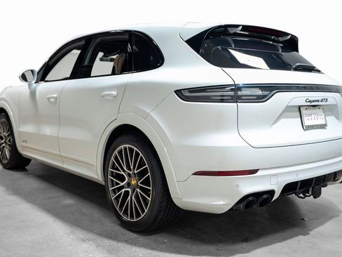 Used 2022 Porsche Cayenne GTS image 17