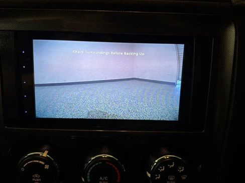 Used 2010 Dodge Challenger SE RWD image 13