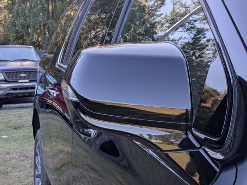 New 2025 Chevrolet Suburban High Country image 11