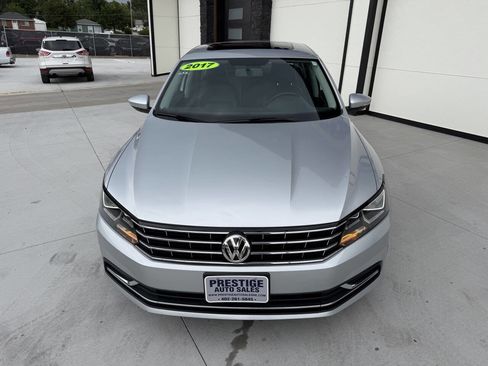 Used 2017 Volkswagen Passat 1.8T SE FWD image 2