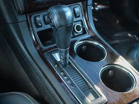 Used 2017 Chevrolet Traverse Premier image 25