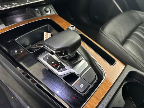 Used 2023 Audi Q5 2.0T Premium w/ Convenience Package AWD/4WD image 20