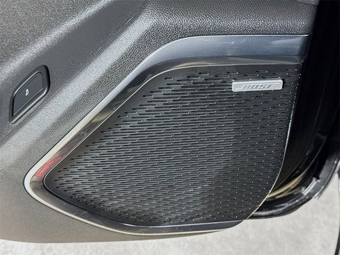 Used 2025 GMC Acadia Elevation image 17