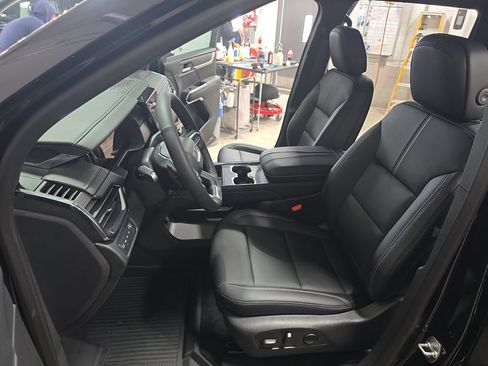 New 2026 GMC Acadia Elevation w/ Elevation Premium Package AWD/4WD image 17