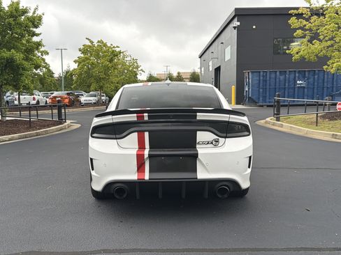 Used 2022 Dodge Charger Scat Pack w/ Dynamics Package RWD image 13