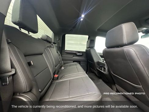 Used 2024 Chevrolet Silverado 3500 LTZ w/ LTZ Convenience Package image 15