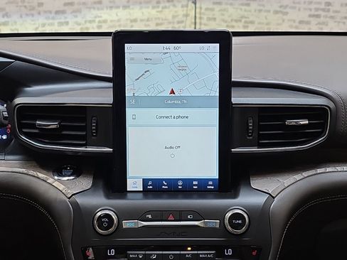 Used 2020 Ford Explorer Platinum w/ Premium Technology Package image 24