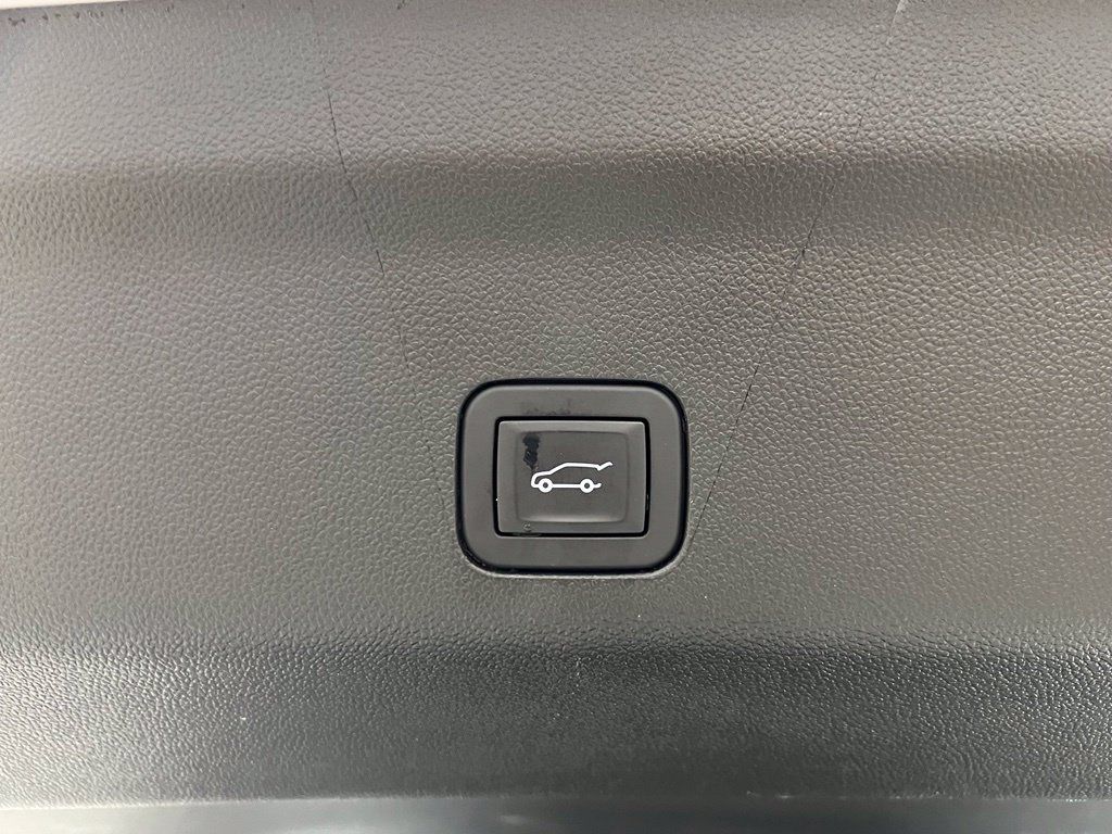 Certified 2026 GMC Yukon Denali Ultimate AWD/4WD image 17