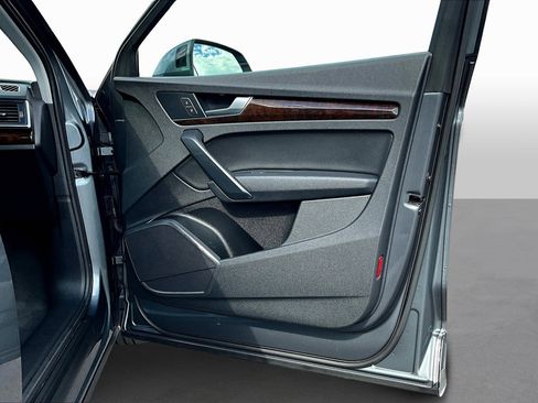 Used 2019 Audi Q5 2.0T Premium w/ Convenience Package image 18