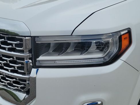 Used 2020 GMC Acadia Denali w/ Trailering Package AWD/4WD image 9