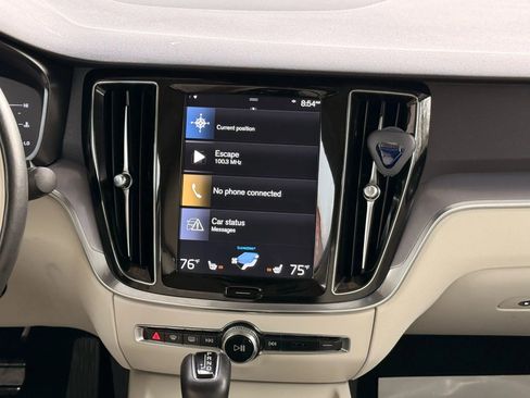 Used 2019 Volvo S60 T6 Momentum image 29