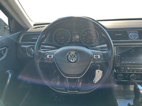 Used 2016 Volkswagen Passat 1.8T SE image 3