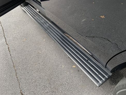 Used 2023 Cadillac Escalade Sport Platinum w/ LPO, ONYX Package image 44