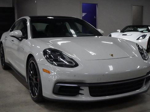 Used 2019 Porsche Panamera RWD image 7