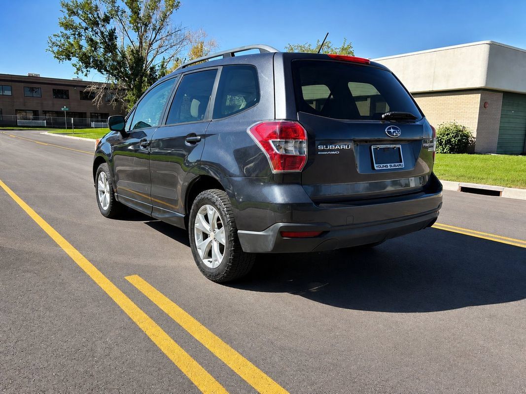Used 2015 Subaru Forester 2.5i Premium AWD/4WD image 3