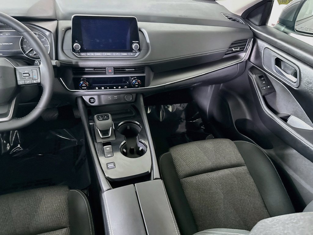 Certified 2025 Nissan Rogue SV FWD image 25
