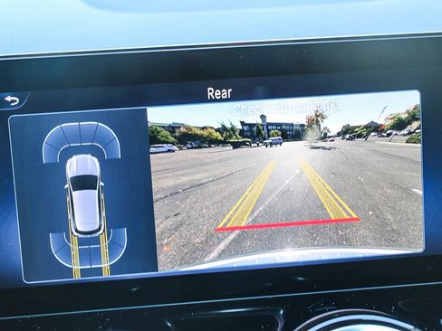 Certified 2025 Mercedes-Benz GLA 250 4MATIC image 22