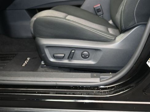Certified 2024 Nissan Rogue SV FWD image 20